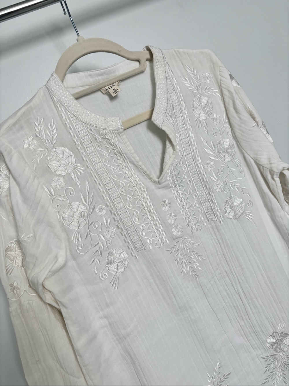 Nicole Miller White Embroidered Peasant Tunic
